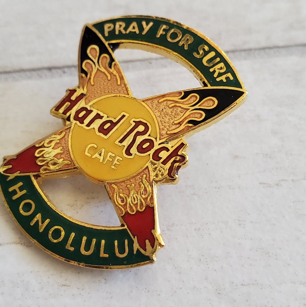Collectible Hard Rock Cafe Honolulu Hawaii Pray For Surf Pin